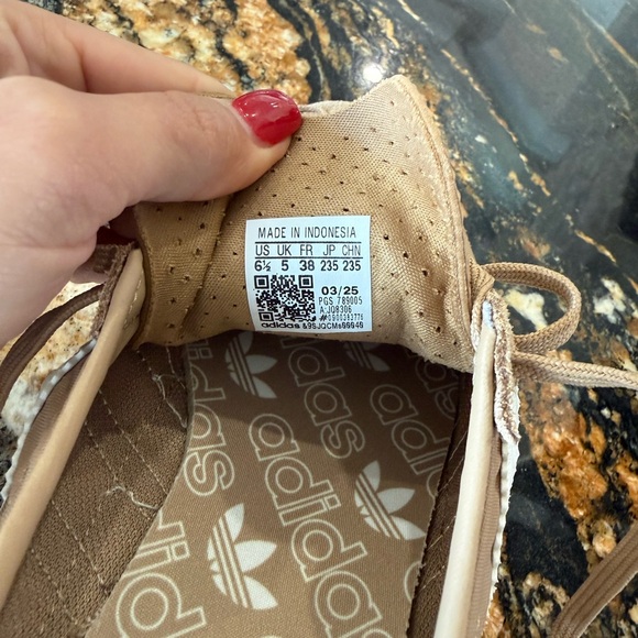 Adidas SL 72 OG Shoes - 6.5.                 Cardboard / Off White / Gum - Picture 4 of 4